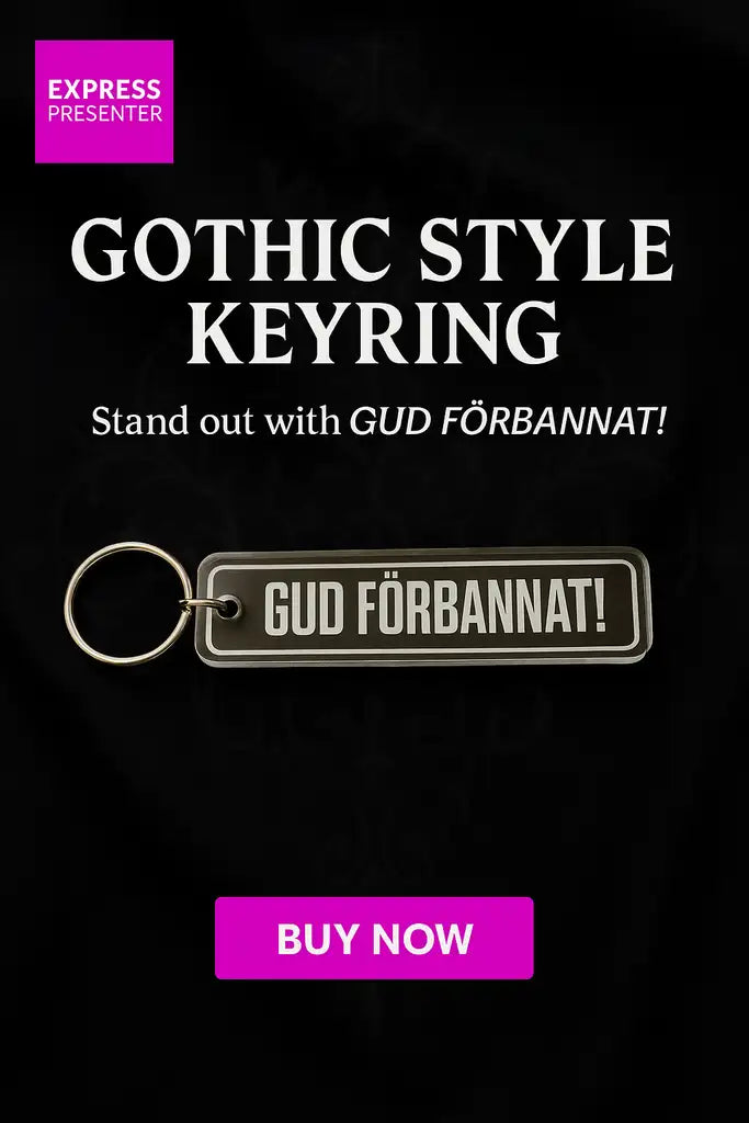 En svart och silverfärgad akryl nyckelring med texten "GUD FÖRBANNAT!" och graverad baksida visas mot en mörk bakgrund. Gotisk stil, rosa BUY NOW-knapp undertill och lila Express-presenter-etikett upptill.
