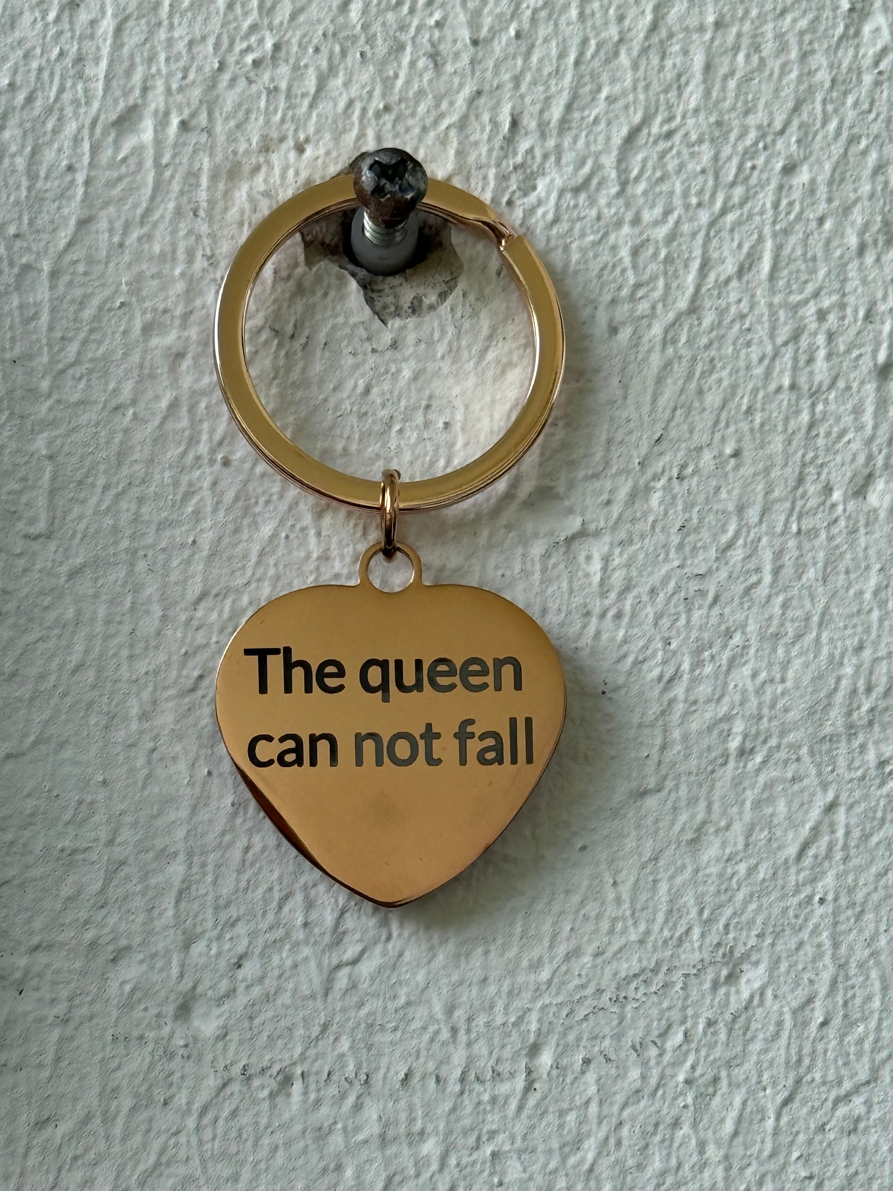Nyckelring | The queen can not fall