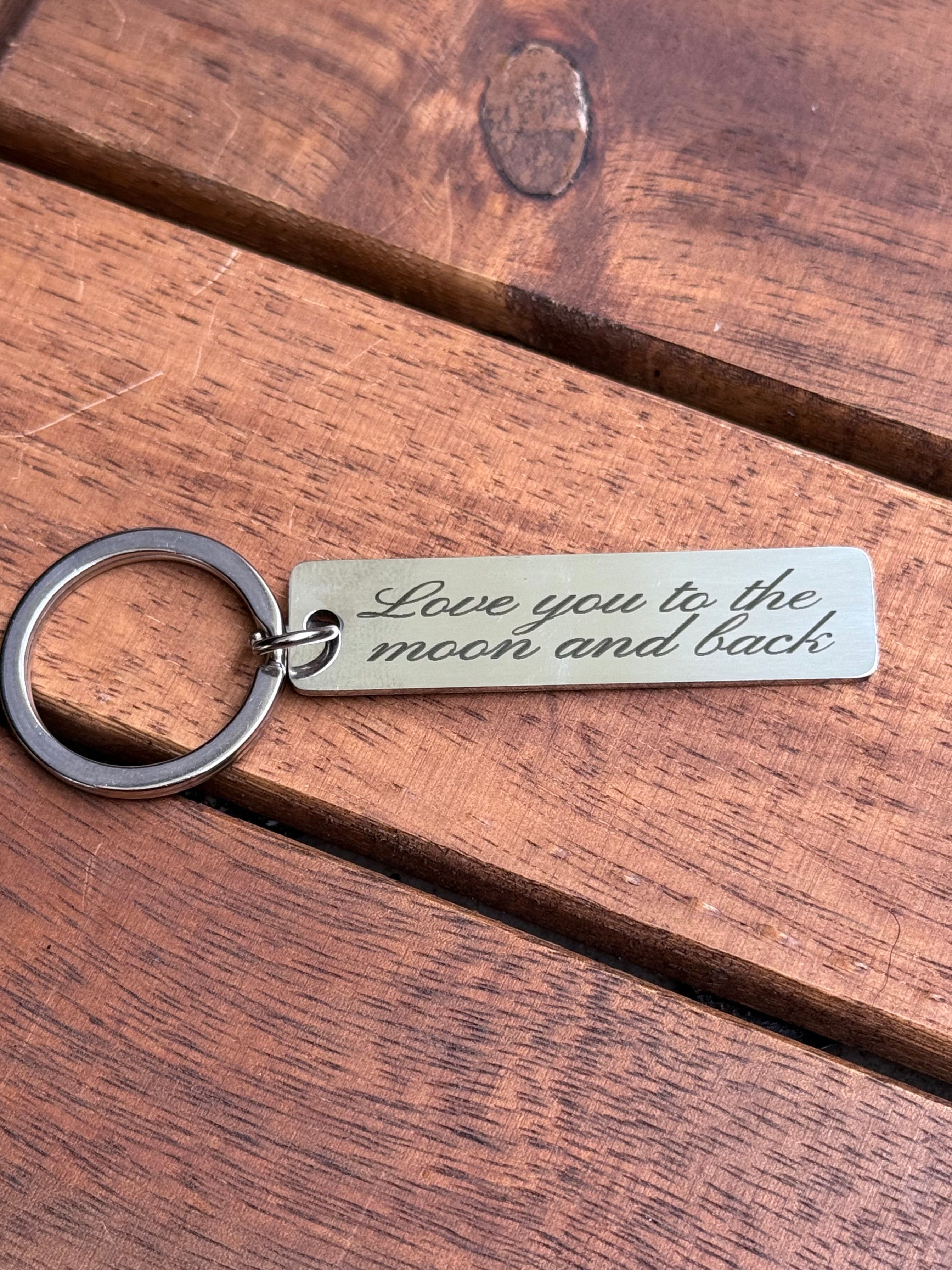 Nyckelring | Love you to the moon and back