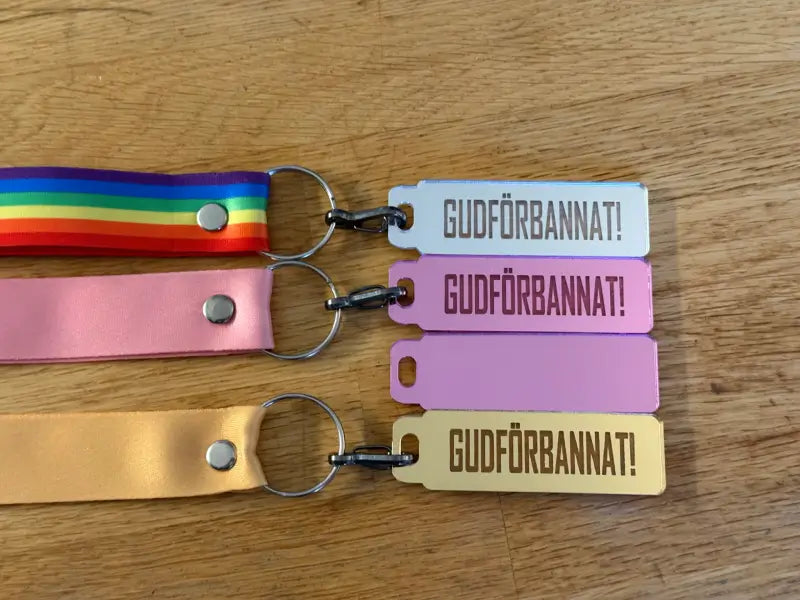 Nyckelband med egen text-expresspresenter.se