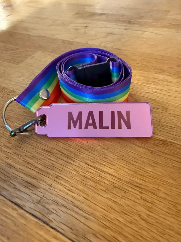 Nyckelband med egen text-expresspresenter.se