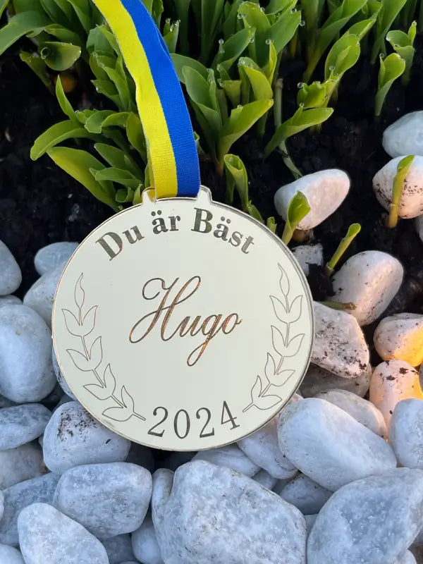 Guldmedalj med Svenskt Band - Perfekt för Prisutdelningar och Evenemang - DinMedalj