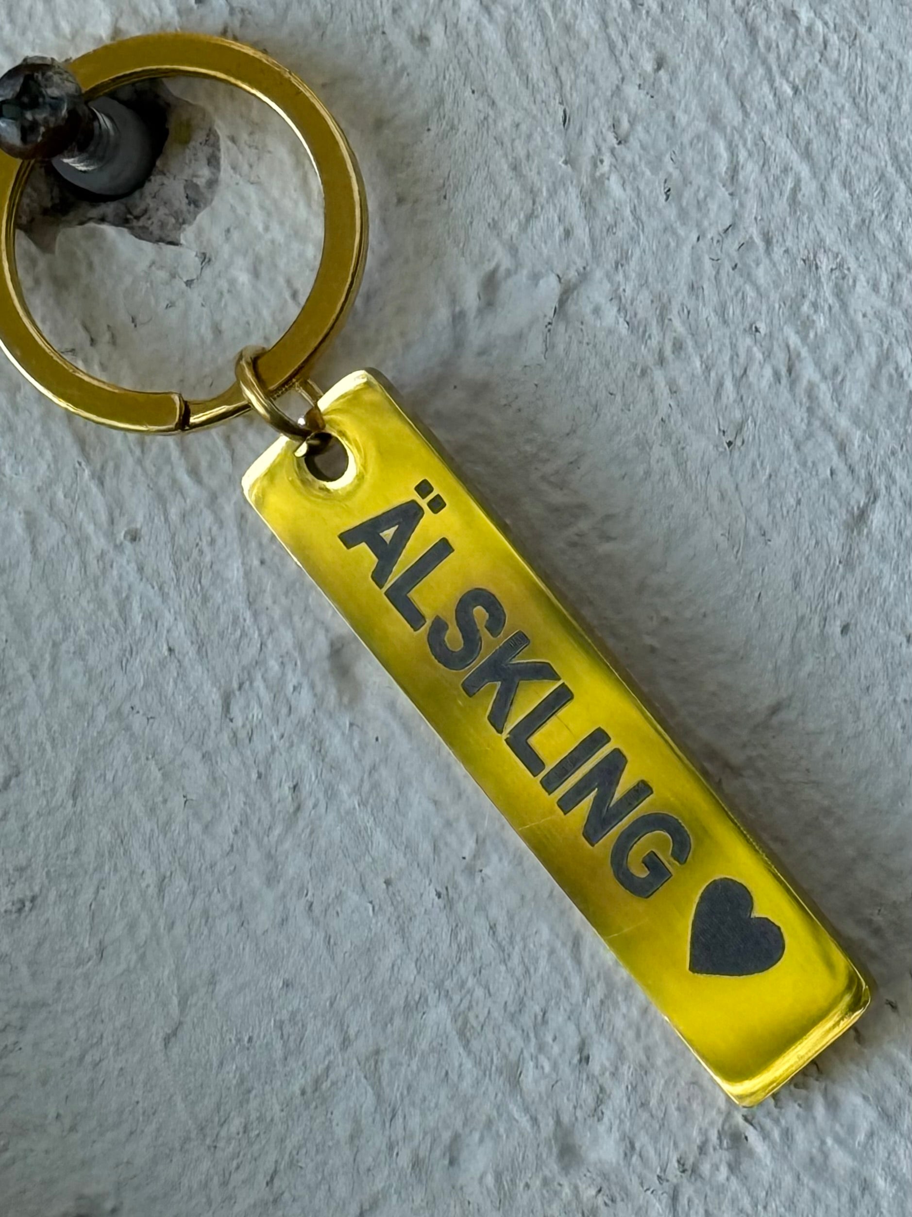 Present-Nyckelring-_lskling-guld-expresspresenter